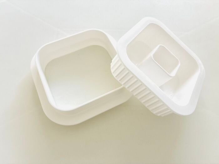 【セリア】白い輪っかが天才すぎる→超スピードで〈ご飯ストック〉ができた♡「ピシッと整列」「時短も叶う優秀品」