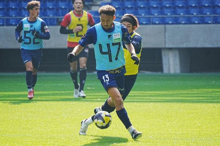 画像: 奈良のユニフォーム一式でプレーした都並（写真：浅野凜太郎）