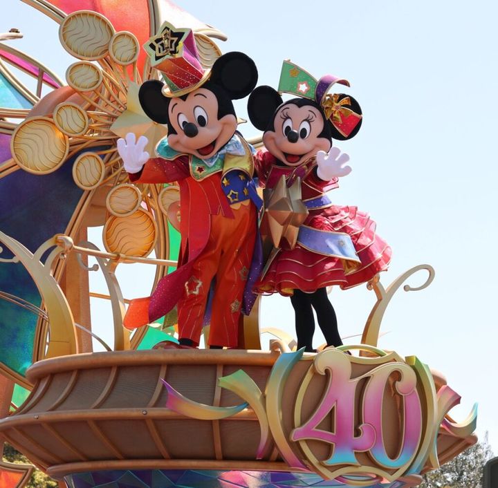 東京ディズニーリゾートを運営するオリエンタルランドは18日、東京ディズニーシーの25周年を祝うアニバーサリーイベント「東京ディズニーシー25周年〝スパークリング・ジュビリー〟」を2026年4月15日～2027年3月31日まで開催すると発表しました。