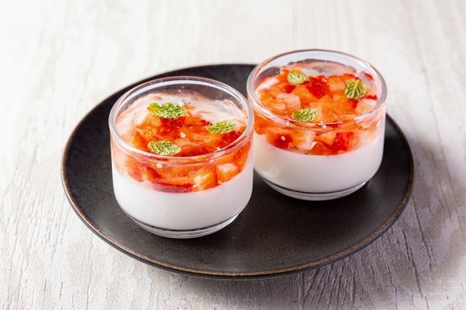 都ホテル博多 ストロベリーアフタヌーンティー いちごのパンナコッタ