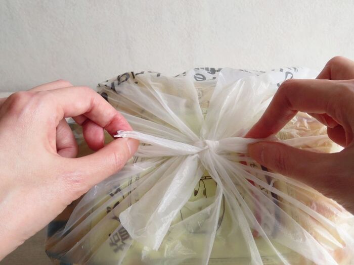 「ゴミ入れ忘れた」を解決！ガチガチに縛っても一瞬で復活→今日から取り入れたい魔法の固結びテク♡