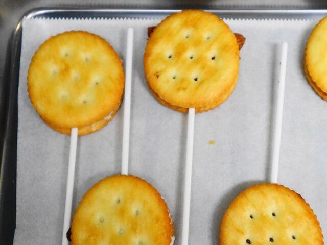 クリスマスのビスケットチョコポップ