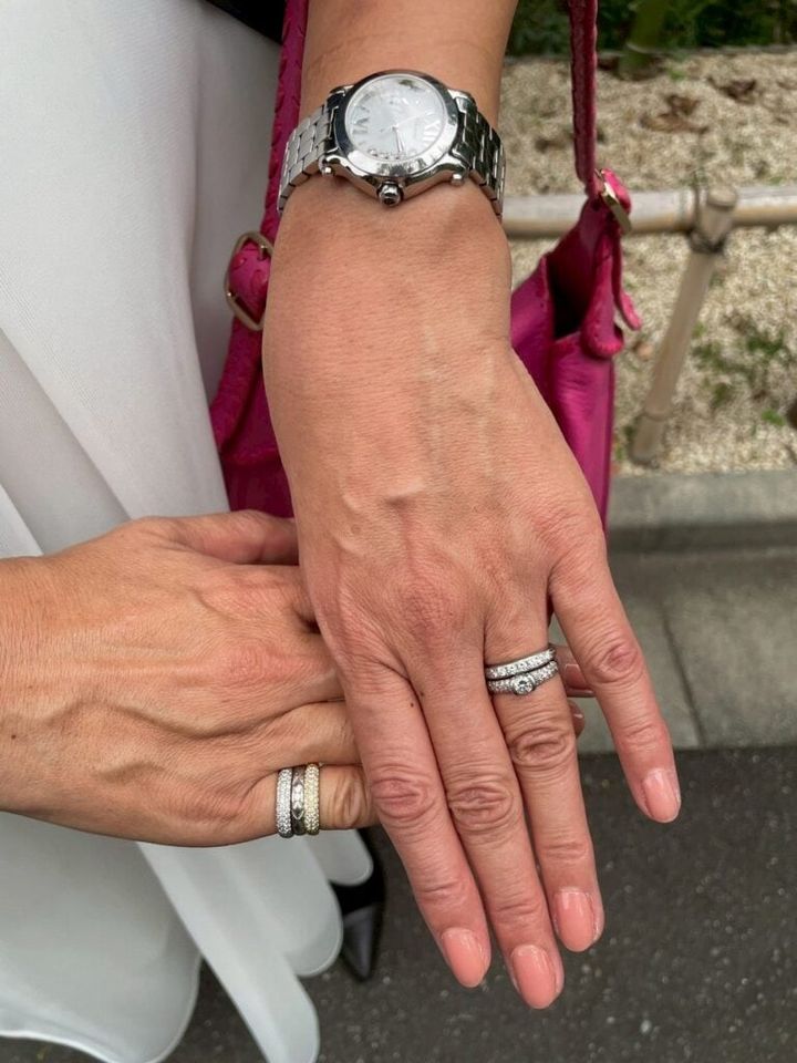 CHANELリングやオーダーリングを重ね付け