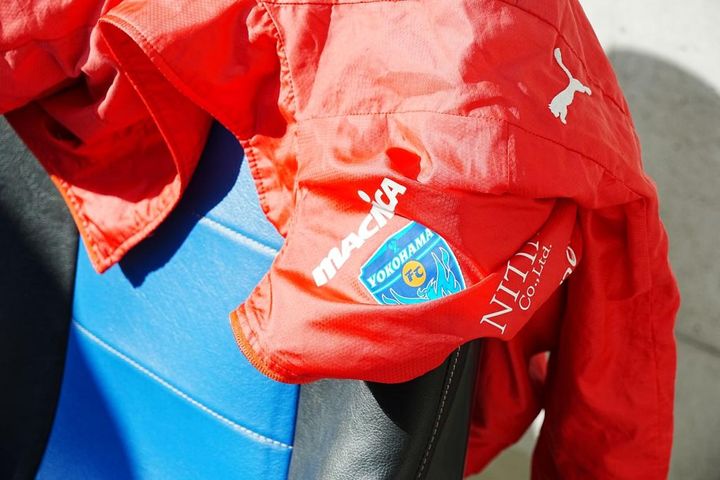 画像: 横浜FCのジャージ（写真：浅野凜太郎）