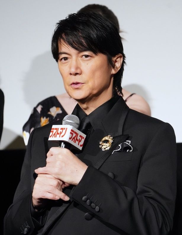 「LOVEが必要」と映画のタイトルにかけて作品をアピール