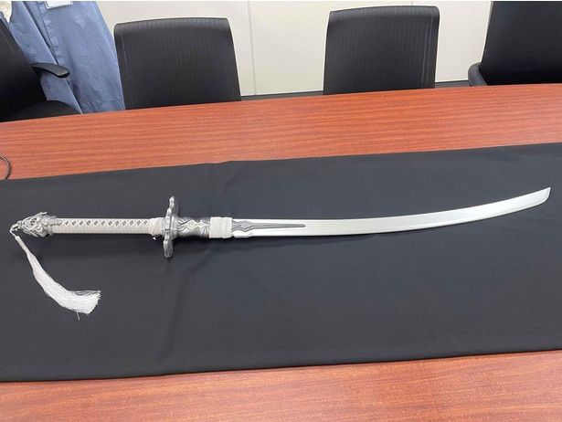 試作段階では1.8キログラムだったが、製品版では1.2キログラムまでの軽量化を遂げた。※これはデザインモック用のサンプルであり、量産品とは仕様が異なる可能性がある 【撮影＝西脇章太】