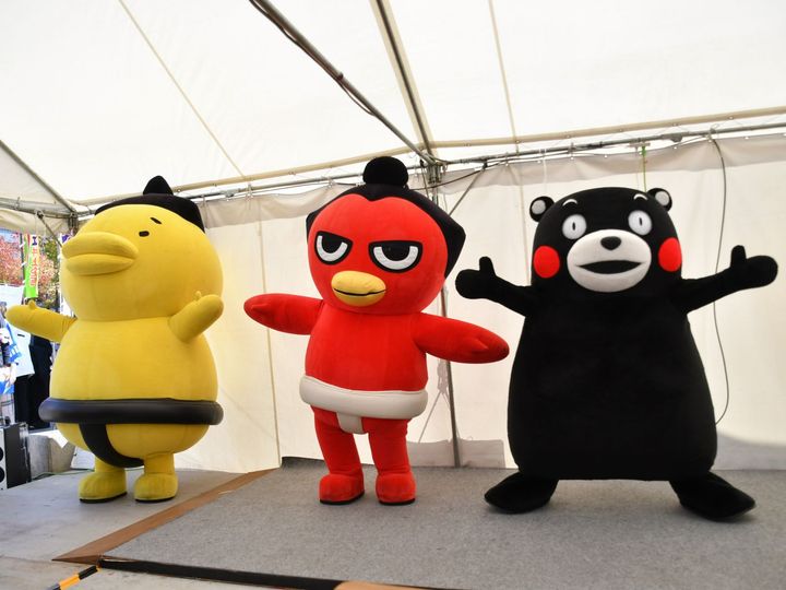 バナナが2本……＝11月23日、福岡市