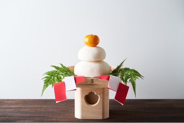 鏡餅は神棚に置くのが一般的だが、床の間や玄関でもOK (C)shige hattori／PIXTA
