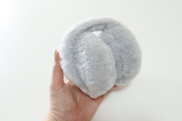 折りたたみ式でコンパクトに持ち歩けるダイソーのイヤーウォーマー