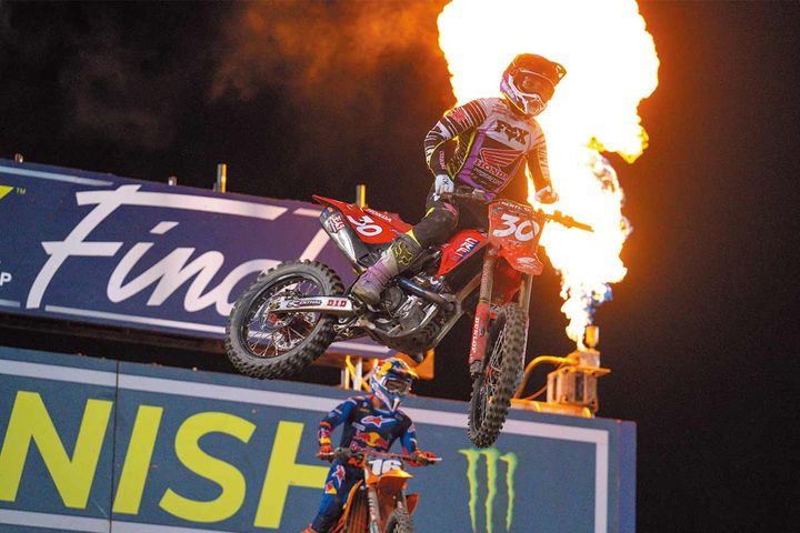 日本人初のSMXワールドチャンピオン下田 丈 凱旋トークショー＆メディアスクラム in ベルサール秋葉原