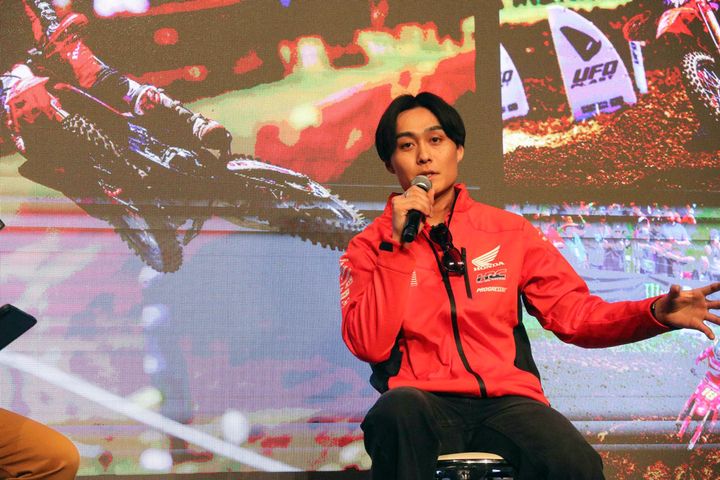 日本人初のSMXワールドチャンピオン下田 丈 凱旋トークショー＆メディアスクラム in ベルサール秋葉原