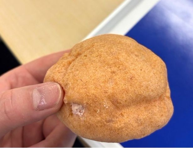 こちらはもっちり食感。軽さのあるクリームがたっぷり入っている