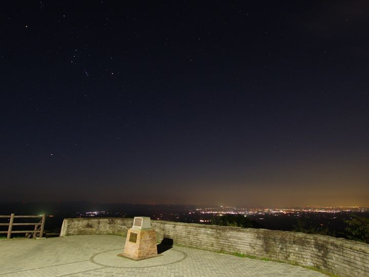 All About ニュース編集部が全国250人を対象に実施した夜景スポットに関するアンケートの調査結果から、好き＆行ってみたい「栃木県の夜景スポット」ランキングを発表！ 2位「那須高原展望台」を抑えた1位は？