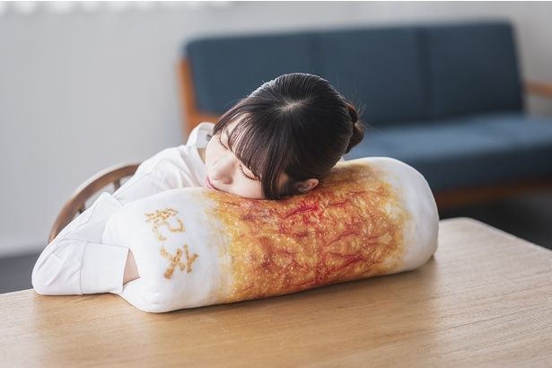 手を入れたらおひるねにもぴったり。 撮影：三好宣弘（RERATION）