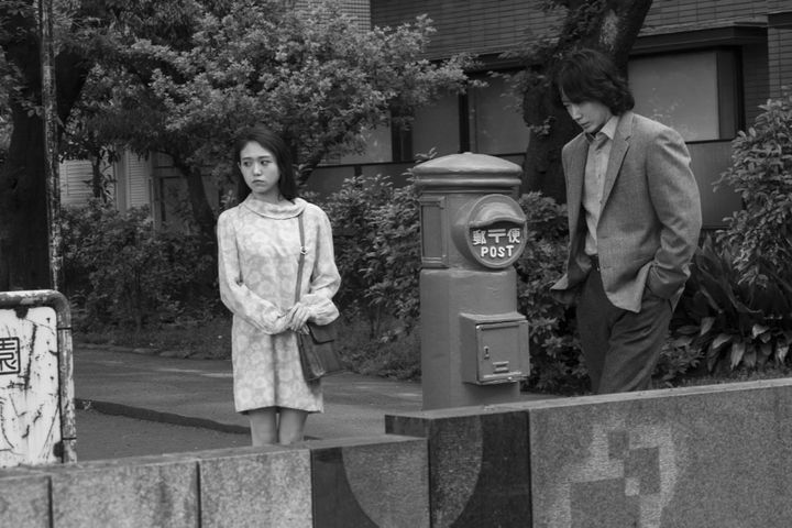 矢添（綾野剛）は43歳、紀子（咲耶）は21歳。22歳の年齢差があった