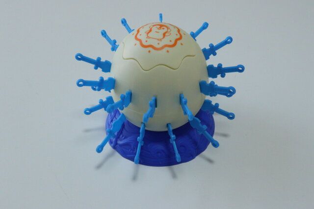 ダイソーの黒ひげ危機一髪みたいなペンギンゲーム