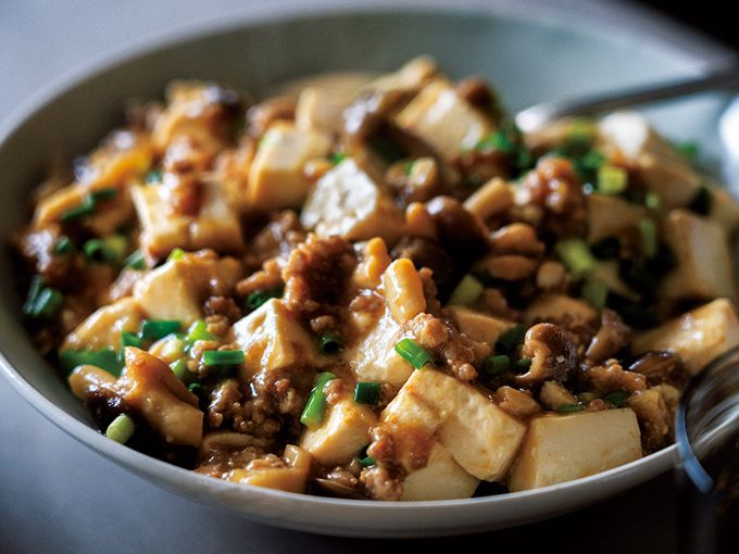 辛くないから子どもも喜ぶ！ 料理家・今井亮さんの「きのこ麻婆豆腐」のレシピの画像1