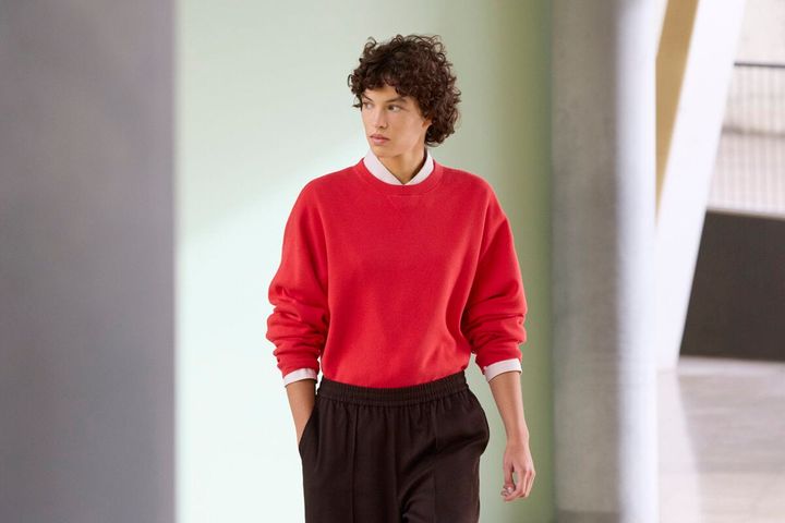 12月19日から、洗練されたエフォートレスワードローブを提案するコレクション「UNIQLO : C（ユニクロ：シー）」の先行アイテムを国内全店舗で販売開始。