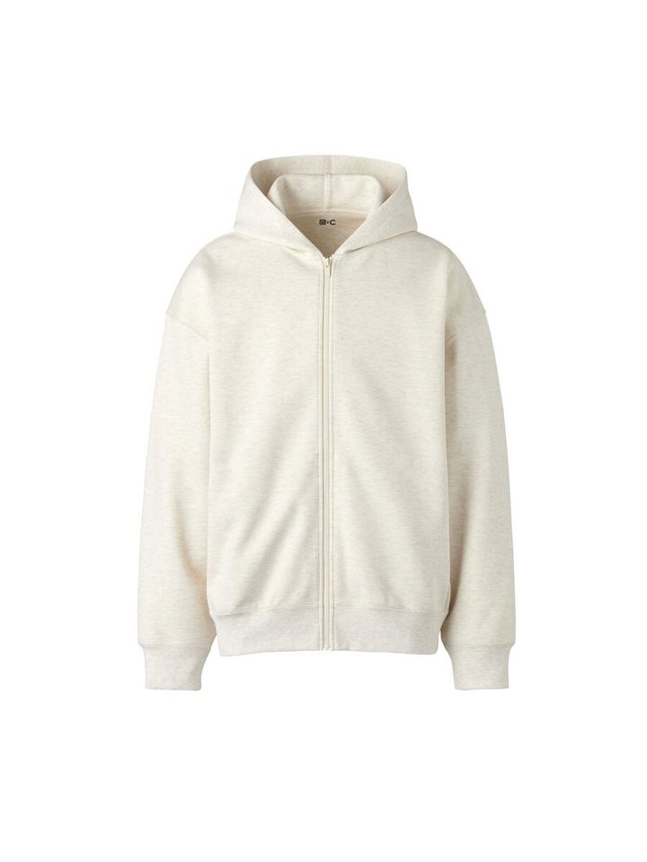 人気スウェット生地のフルジップパーカが登場。立体的で、きれいな形状のフードのほか、着丈を少し短くして、よりゆったりとしたオーバーサイズシルエットに。