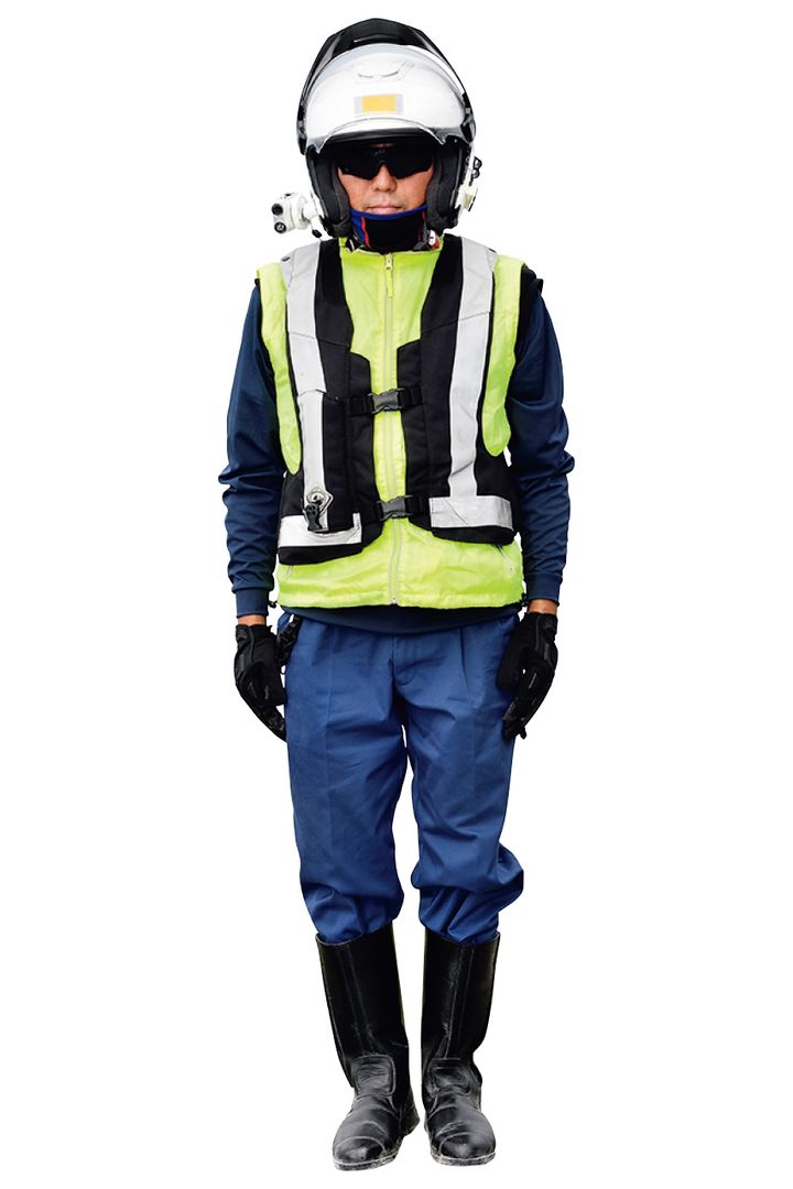 白バイ風CB1300で“防犯族”として活動守るは地域の交通安全！