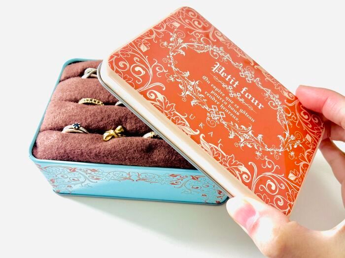 お菓子の缶が『愛おしい宝石箱』に大変身♡「なにコレ可愛すぎる！！」ゼッタイ真似したい使い道。