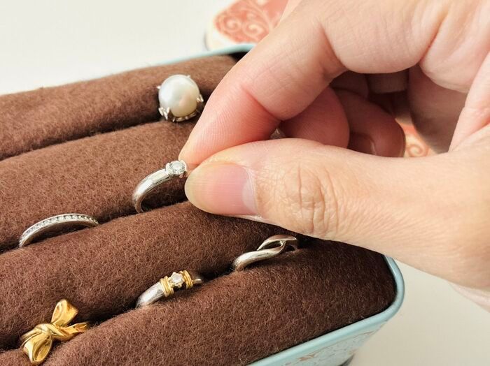 お菓子の缶が『愛おしい宝石箱』に大変身♡「なにコレ可愛すぎる！！」ゼッタイ真似したい使い道。