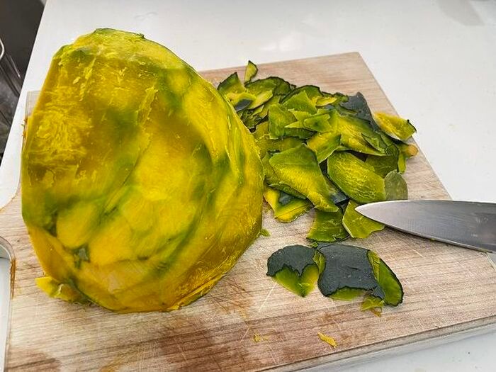 『かぼちゃの皮むき』もう包丁いらない！スプーンで「ツルッ」と剥ける感動ワザがあるんです♡