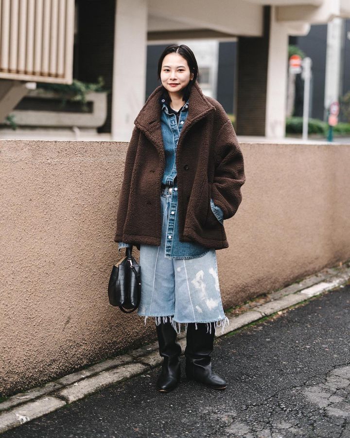 “黒ブーツ”の最旬スタイル5選。冬の装いをクールに引き締めて【TOKYO SNAP】