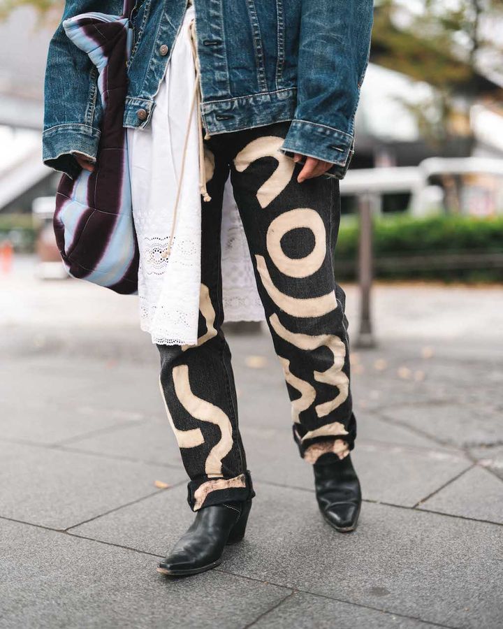 “黒ブーツ”の最旬スタイル5選。冬の装いをクールに引き締めて【TOKYO SNAP】