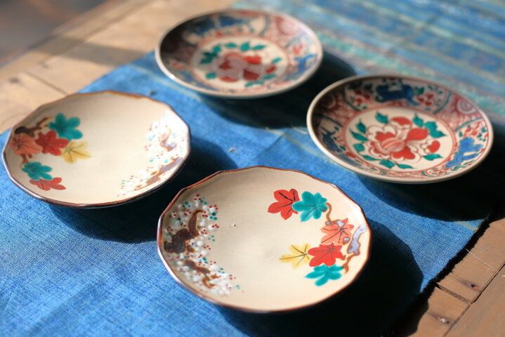 窯元が守る古民家で美しい赤絵の器が彩るランチ＆ティータイム。愛知・犬山「喫茶わん」