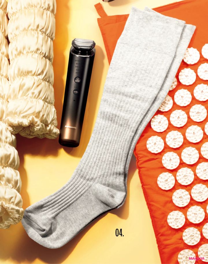 田中みな実の愛用美容ツール MAEÉ コンプレッションソックス (コットンリブタイプ) ライトグレー