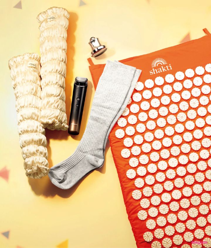 田中みな実がリピート買いする“美容ツール”5選！話題の指圧マットやエイジングケア美顔器など愛用品をチェック