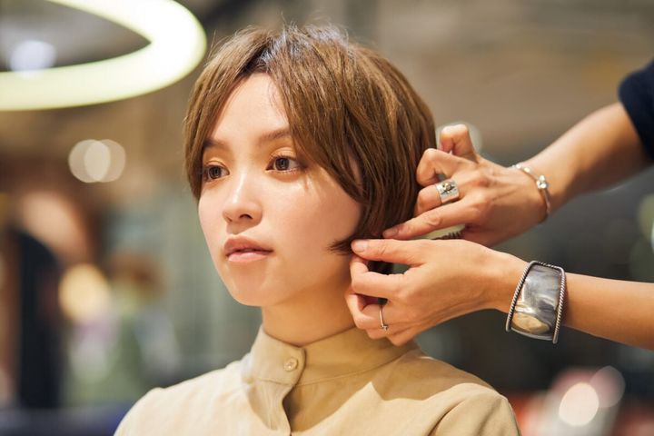 髪を短くすると髪質は変わる？（画像はイメージ）