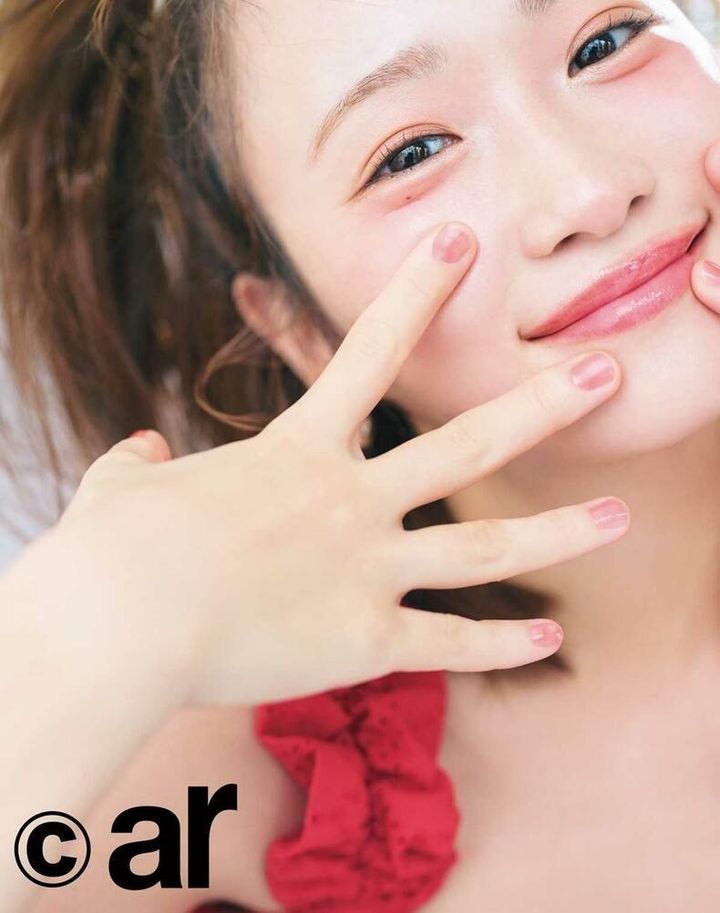 クリスマスメイク③赤が主役の透明感溢れる血色＆ツヤ感ルック