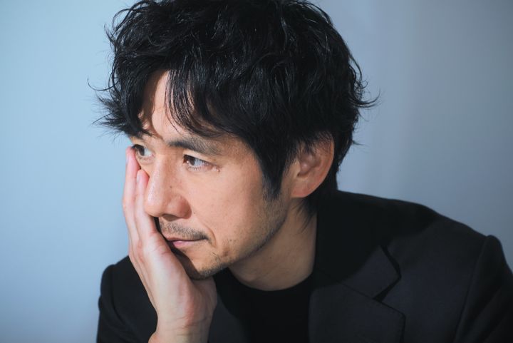 西島秀俊、才能豊かな若手俳優との共演から刺激 駆け出し時代に学んだ大先輩の姿勢とは width=