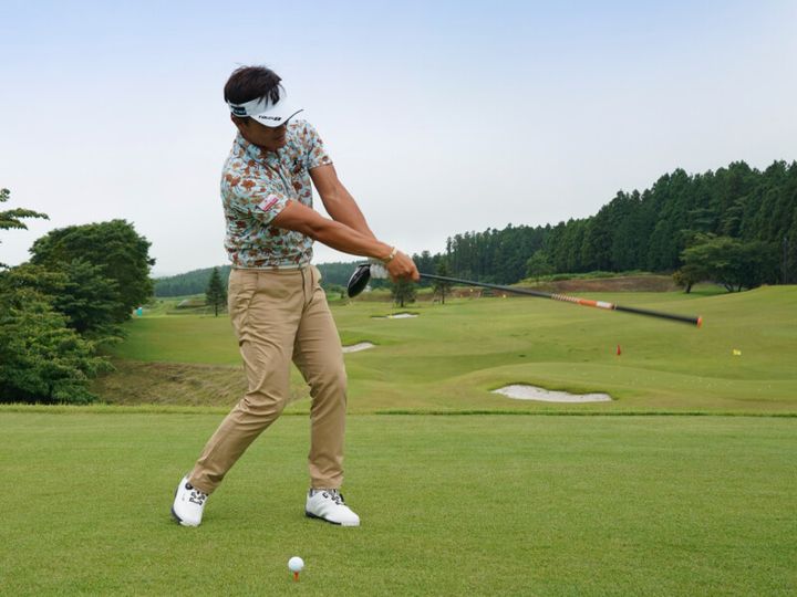 宮本勝昌が飛距離アップのコツを伝授！クラブを逆さにもって素振り