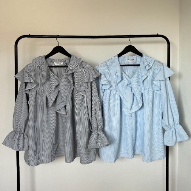 しまむらのフリルブラウス（RRmoment）