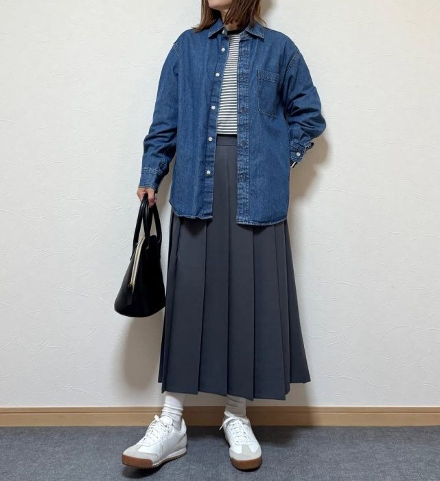 GU「デニムオーバーサイズシャツ」