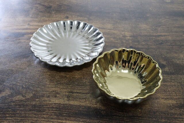 ダイソーの金銀華 小皿と金銀華 小鉢のパッケージ