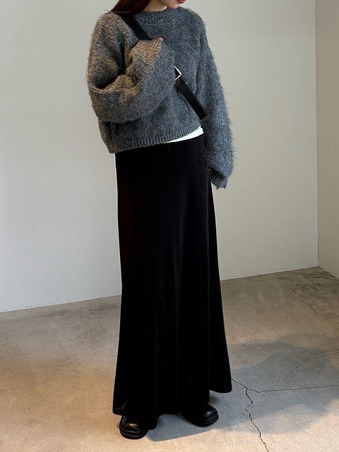黒ロングスカートコーデ2