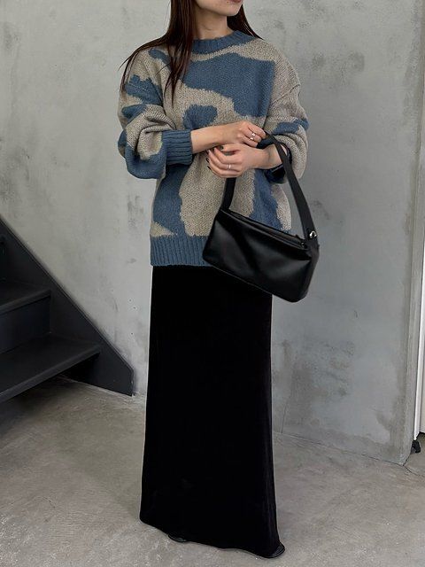 黒ロングスカートコーデ3