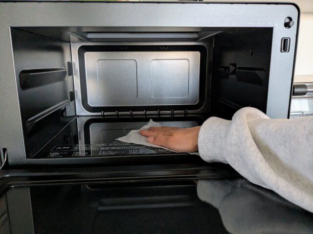 電子レンジの庫内掃除