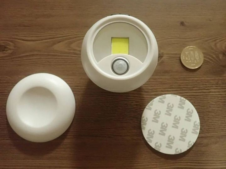 DAISO(ダイソー)：センサーライトボールタイプ