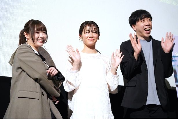 満席の会場にニッコリ