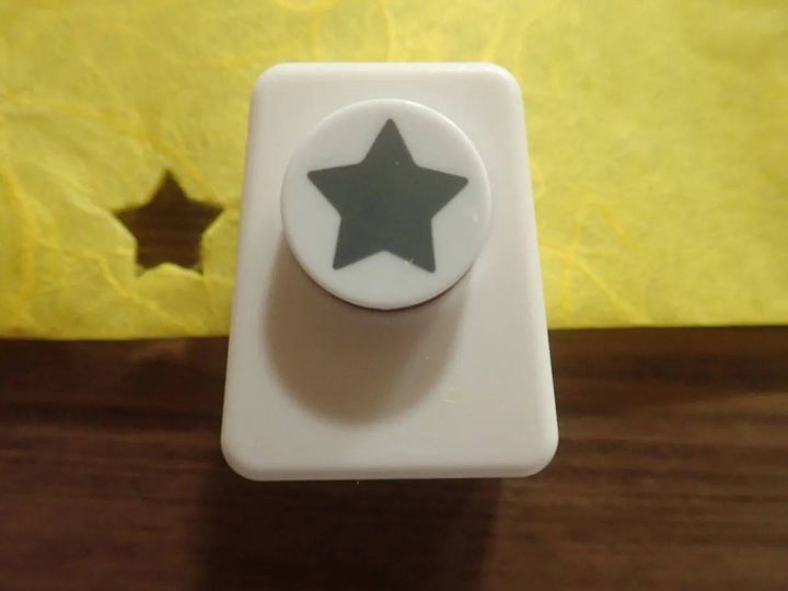 DAISO(ダイソー)：クラフトパンチ(星型)