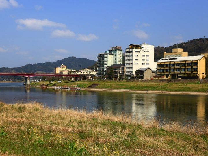 All About ニュース編集部が全国250人を対象に実施した温泉地に関するアンケートの調査結果から、長期休みに行きたいと思う「福岡県の温泉地」ランキングを発表！ 2位「原鶴温泉」を抑えた1位は？