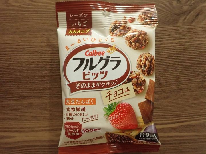 DAISO(ダイソー)：カルビー フルグラビッツチョコ味 26g