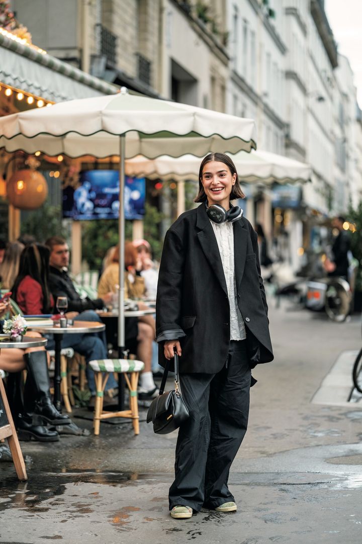 寒い季節に真似したい、モノトーンorワントーンコーデをチェック！【パリジェンヌの一週間コーデ】