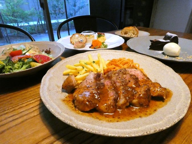 アヒル食堂 ランチ全体