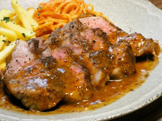 アヒル食堂 きなこ豚肩ロースのグリル 寄り